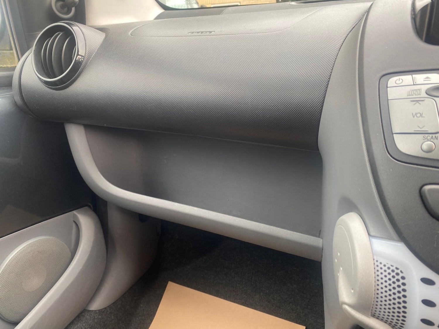 Used Toyota AYGO 2012 for sale - 75789368: Photo 15