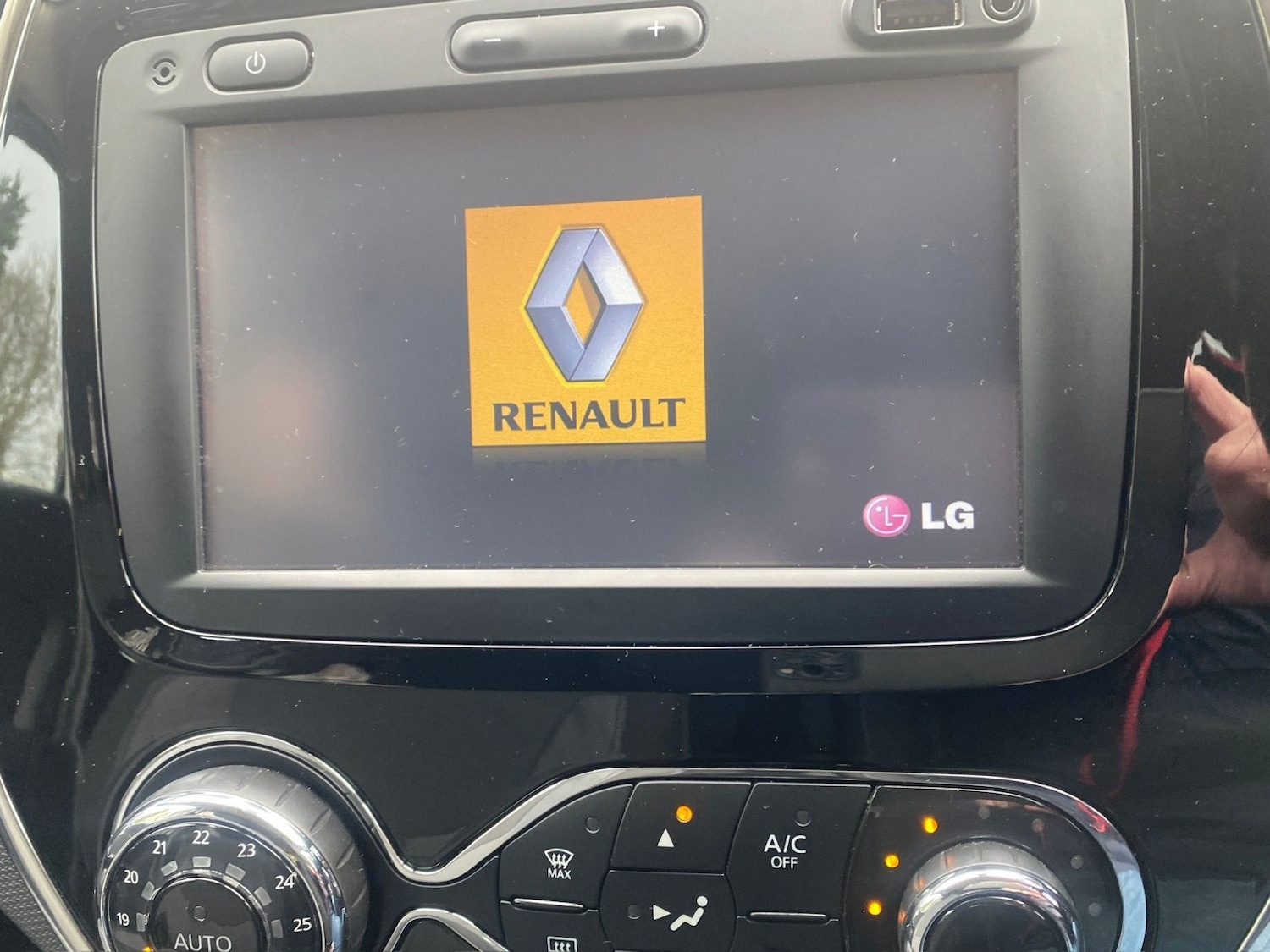 Used Renault Captur 2015 for sale - 78025786: Photo 23