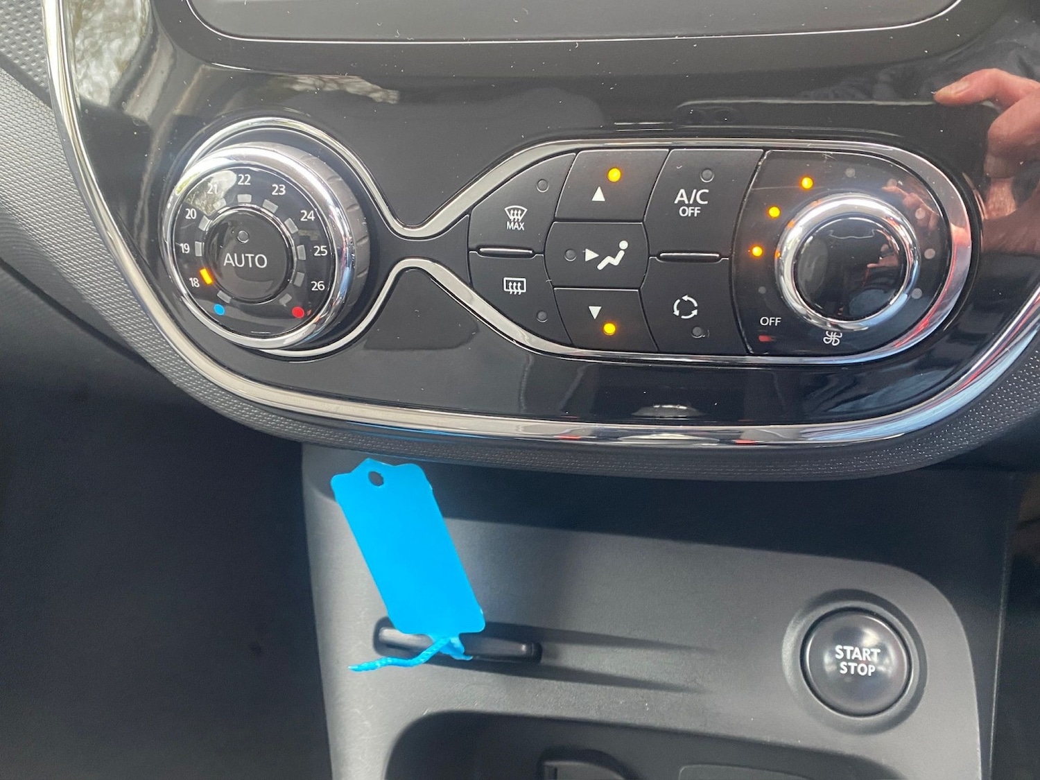 Used Renault Captur 2015 for sale - 78025786: Photo 9