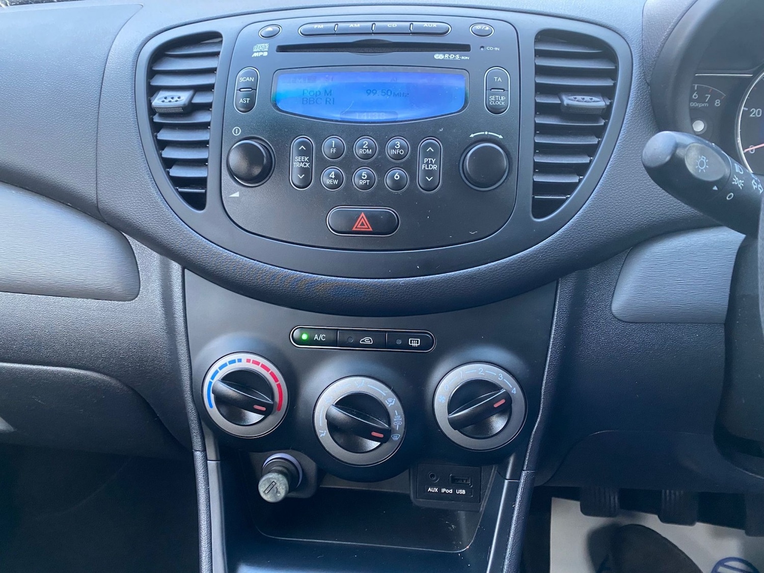 Used Hyundai i10 2012 for sale - 77403642: Photo 13