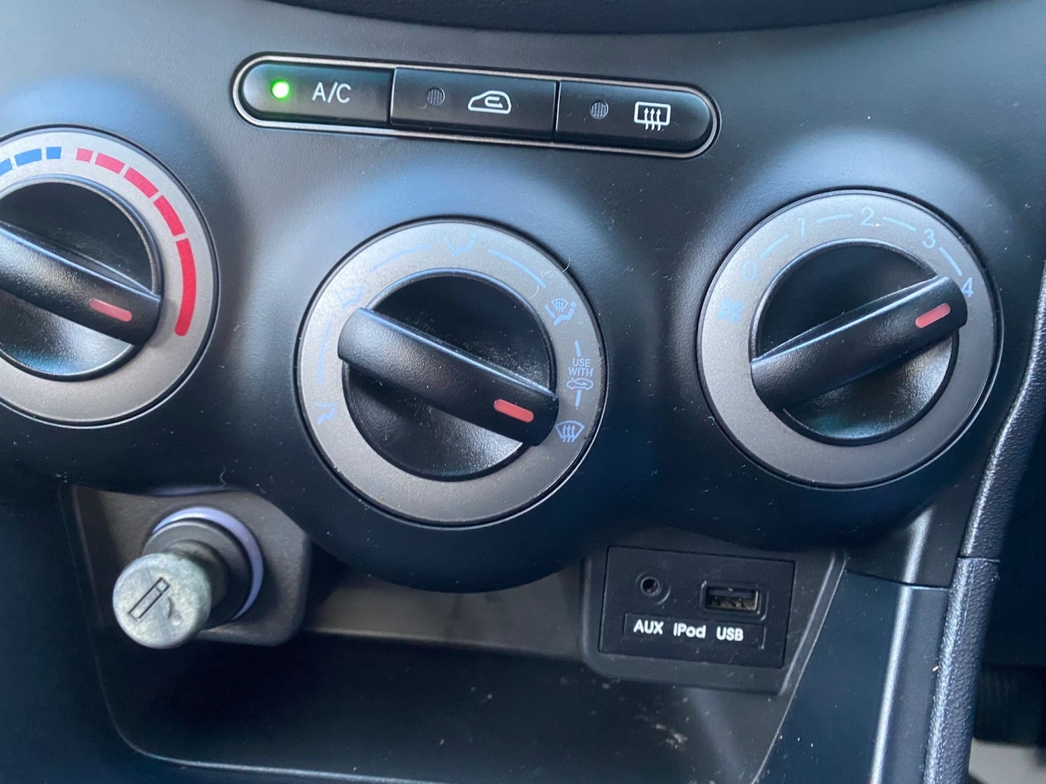 Used Hyundai i10 2012 for sale - 77403642: Photo 14