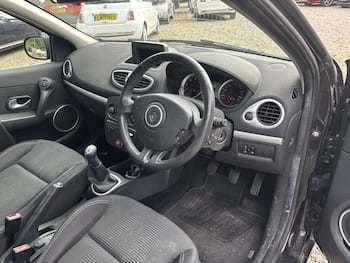 Used Renault Clio 2010 for sale - 79800141: Photo