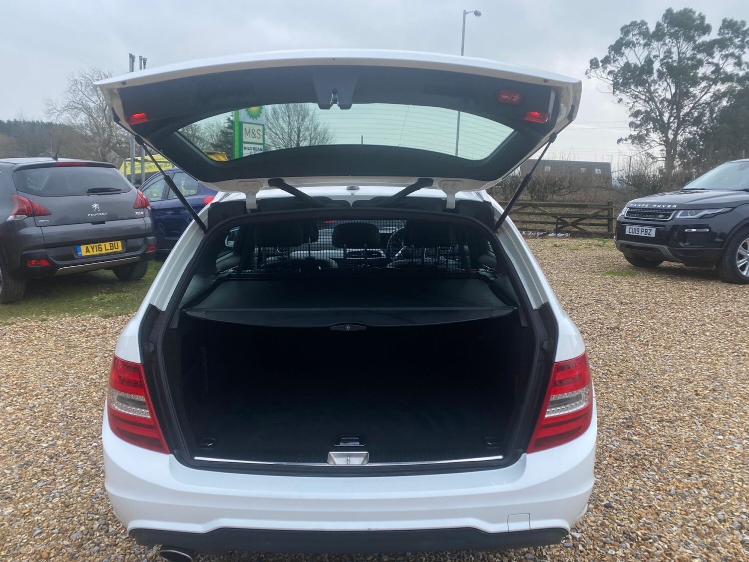 Used Mercedes-Benz C Class 2014 for sale - 77363653: Photo 27