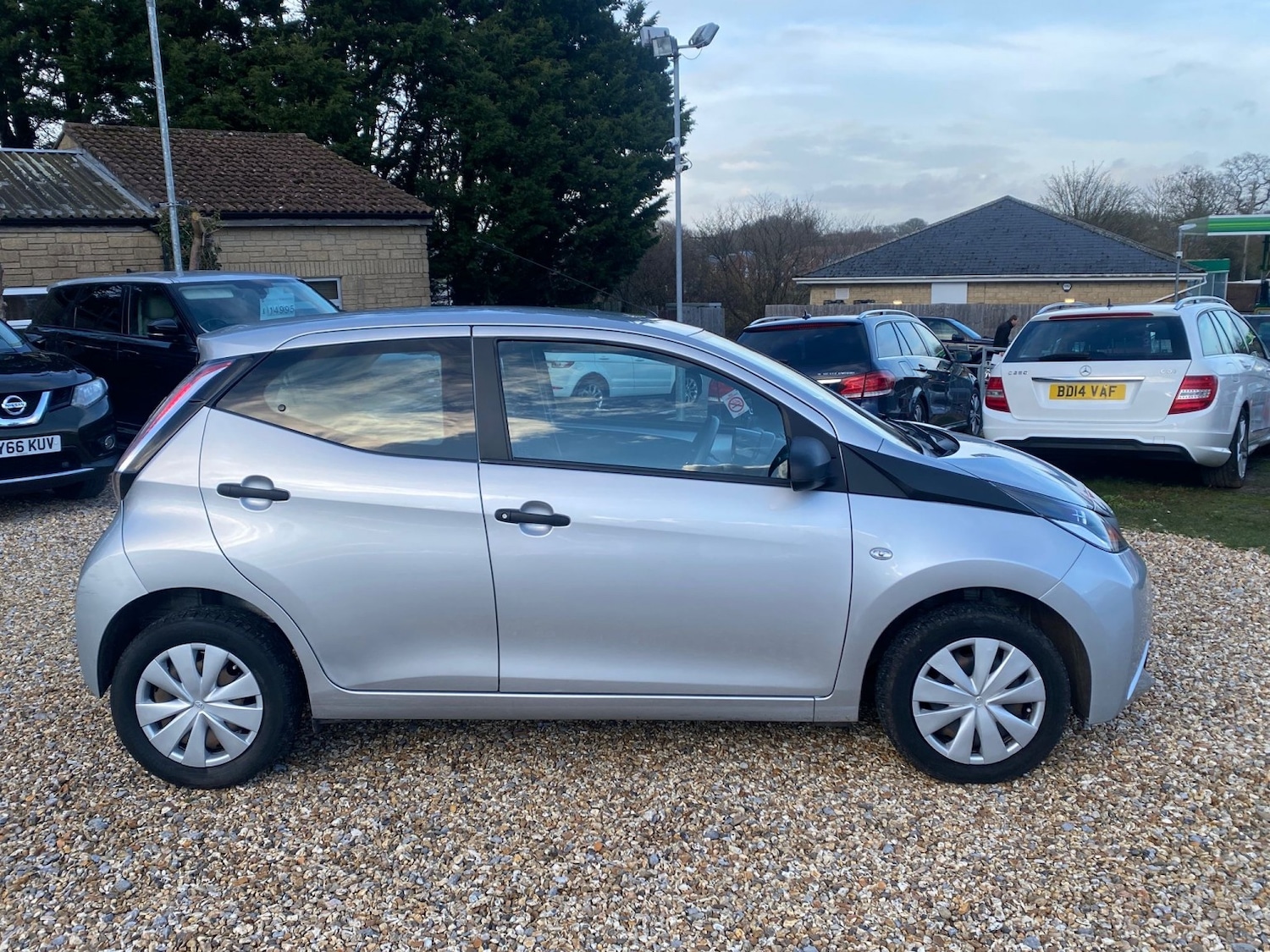 Used Toyota AYGO 2016 for sale - 77483665: Photo 2