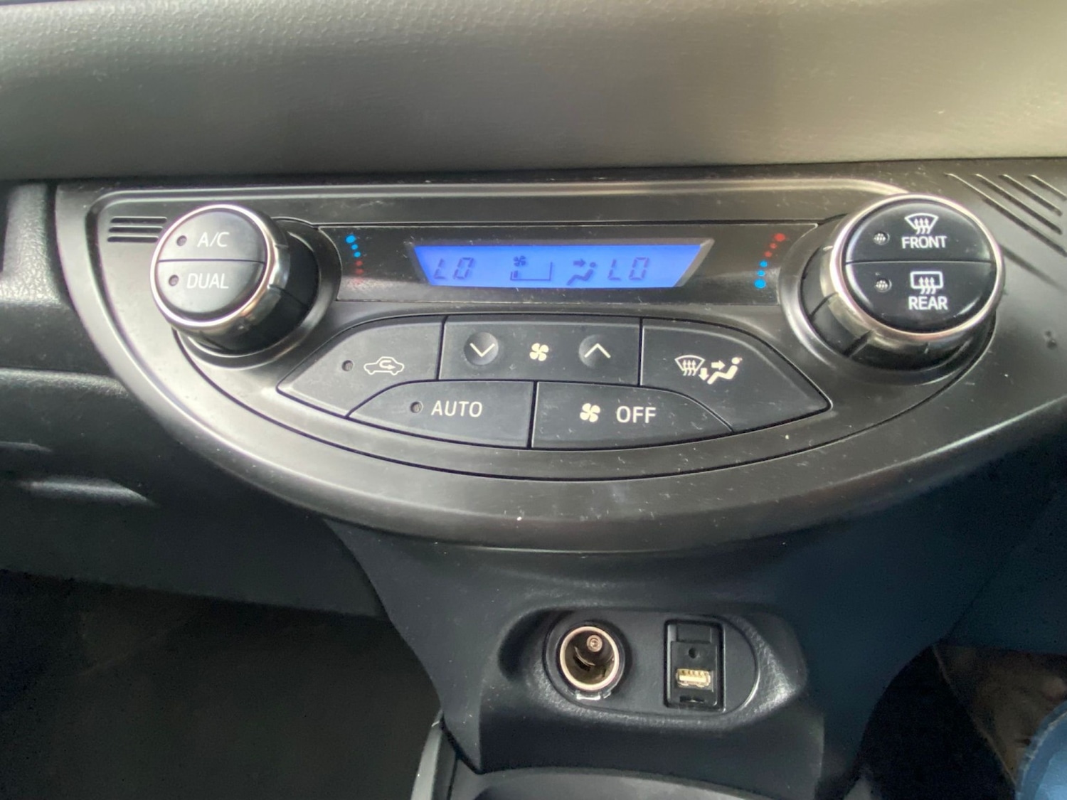 Used Toyota Yaris 2014 for sale - 76439898: Photo 6