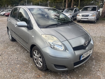 Used Toyota Yaris 2010 for sale - 76211946: Photo 2