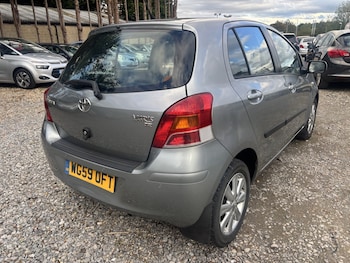 Used Toyota Yaris 2010 for sale - 76211946: Photo 4
