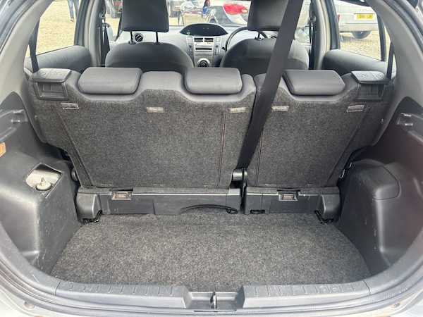 Used Toyota Yaris 2010 for sale - 76211946: Photo 5
