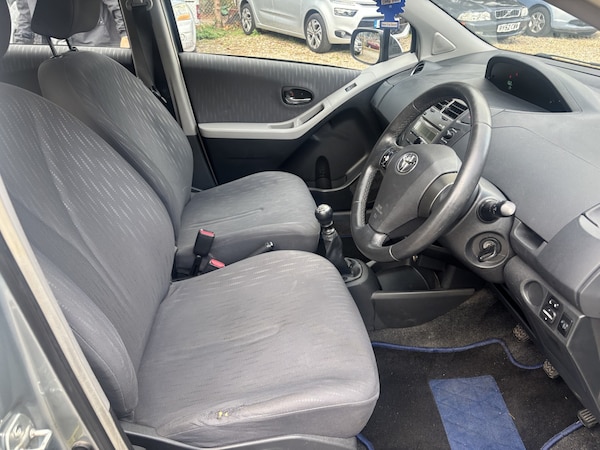 Used Toyota Yaris 2010 for sale - 76211946: Photo 6