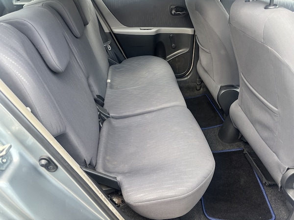 Used Toyota Yaris 2010 for sale - 76211946: Photo 8