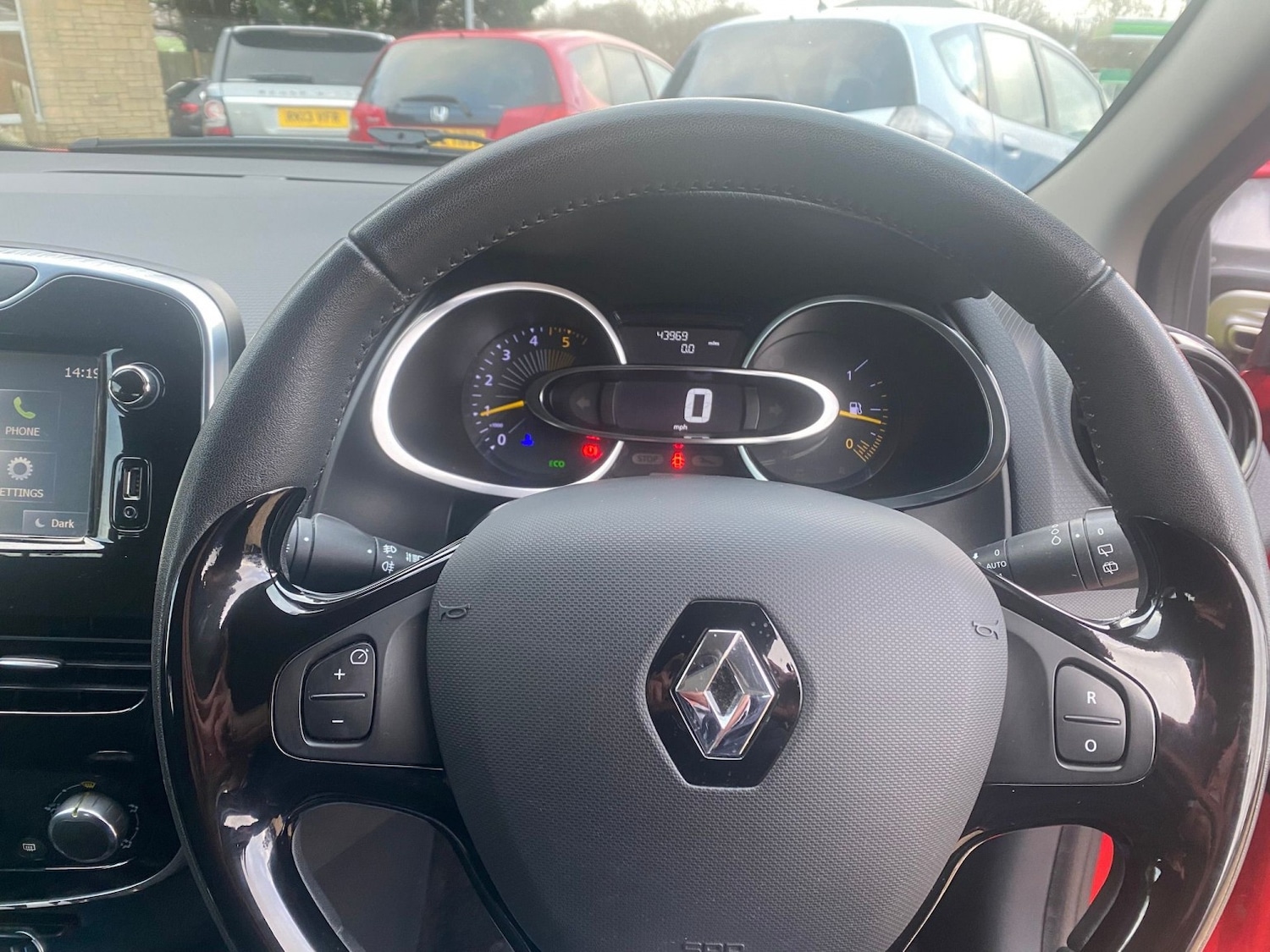Used Renault Clio 2015 for sale - 76877612: Photo 21