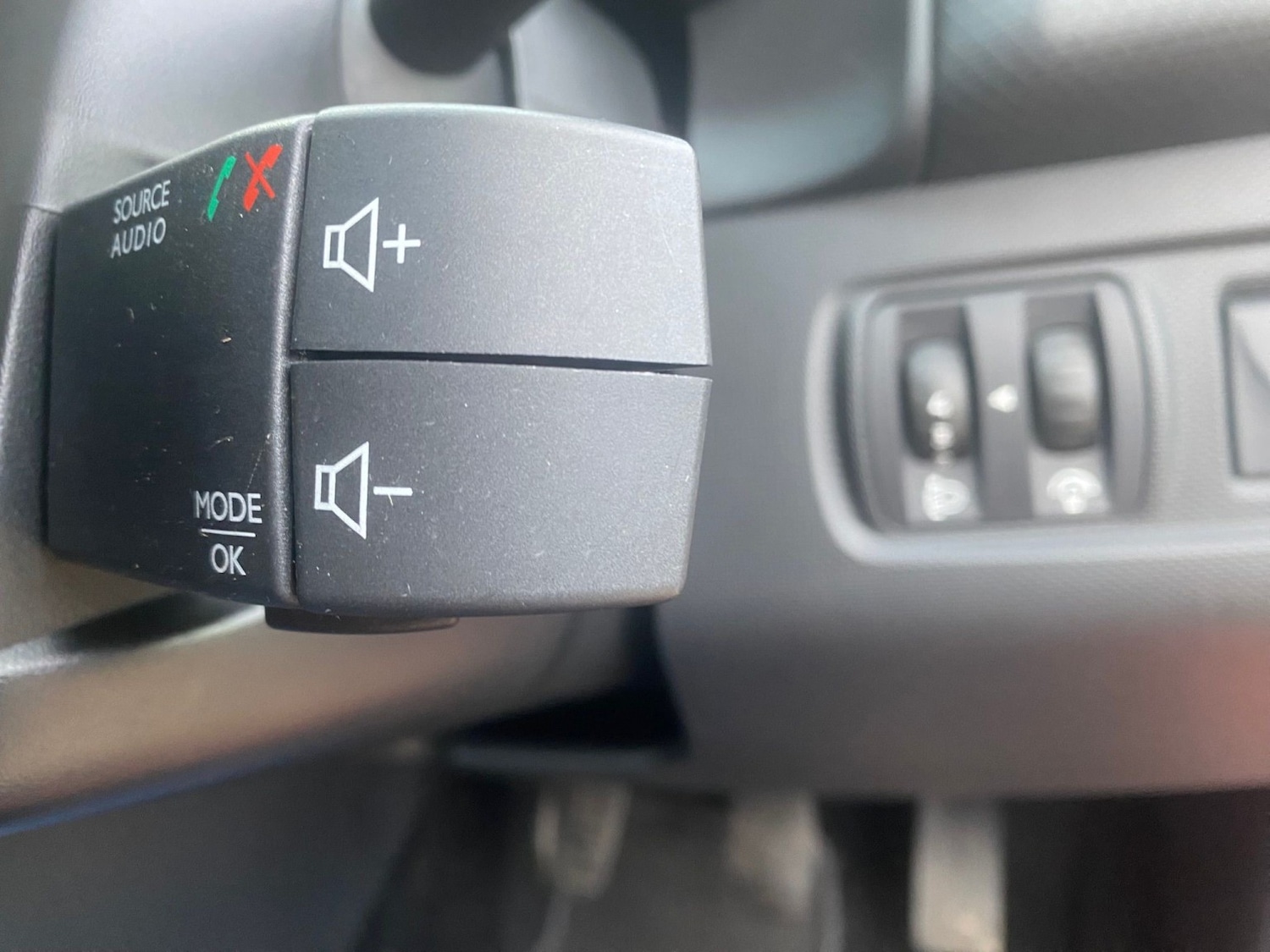 Used Renault Clio 2015 for sale - 76877612: Photo 29