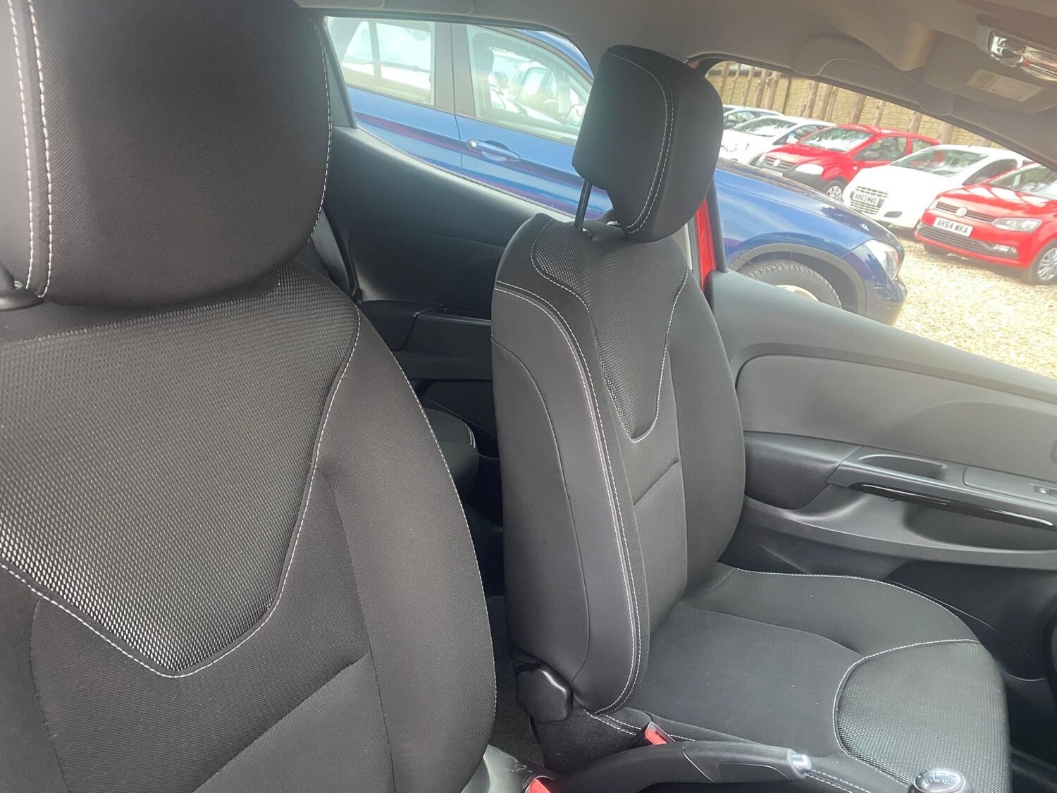 Used Renault Clio 2015 for sale - 76877612: Photo 34