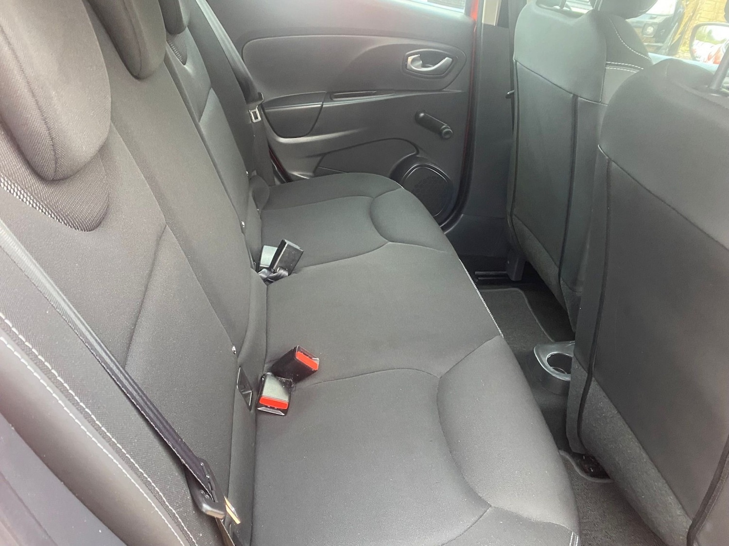 Used Renault Clio 2015 for sale - 76877612: Photo 37