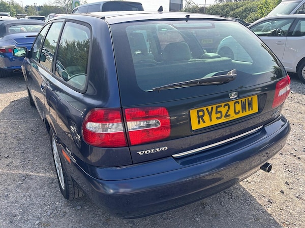 Used Volvo V40 2002 for sale - 75731234: Photo 6