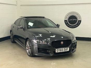 Used Jaguar XE 2015 for sale - 75998535: Photo 2
