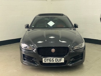 Used Jaguar XE 2015 for sale - 75998535: Photo 3