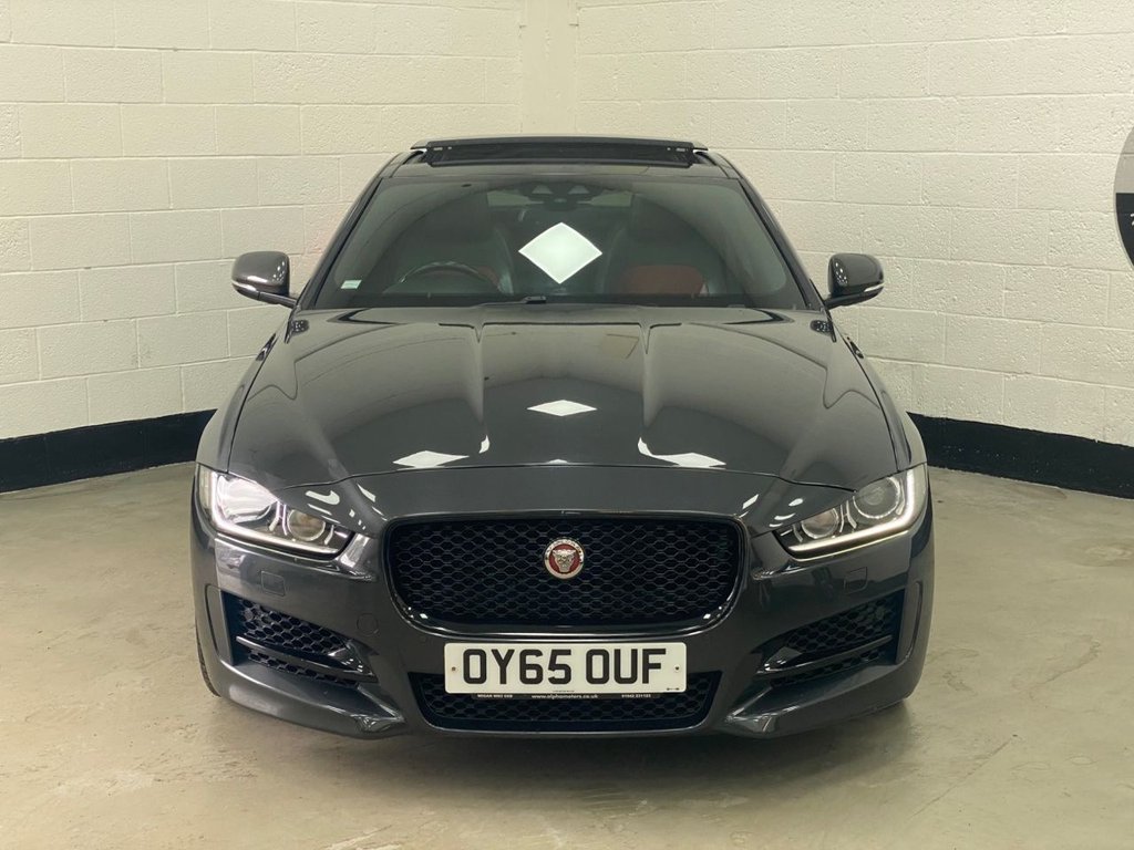 Used Jaguar XE 2015 for sale - 75998535: Photo 4