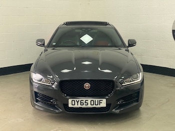 Used Jaguar XE 2015 for sale - 75998535: Photo 4
