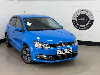 Used Volkswagen Polo 2015 for sale - 77780632: Photo