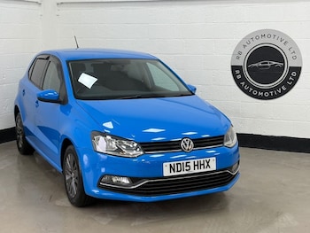 Used Volkswagen Polo 2015 for sale - 77780632: Photo