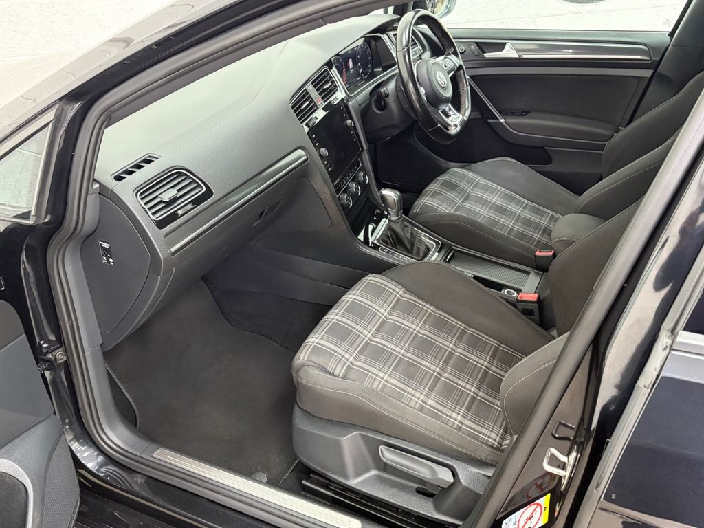 Used Volkswagen Golf 2017 for sale - 77680820: Photo 13