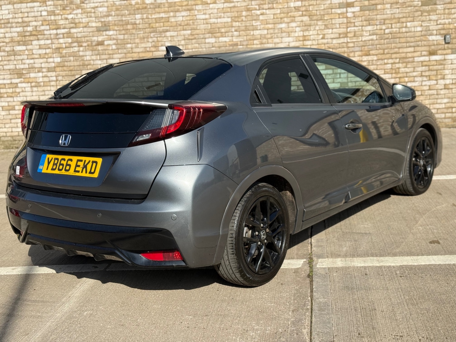 Used Honda Civic 2016 for sale - 77947028: Photo 20