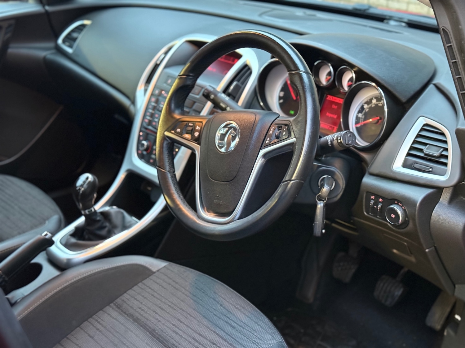 Used Vauxhall Astra 2015 for sale - 77493678: Photo 31