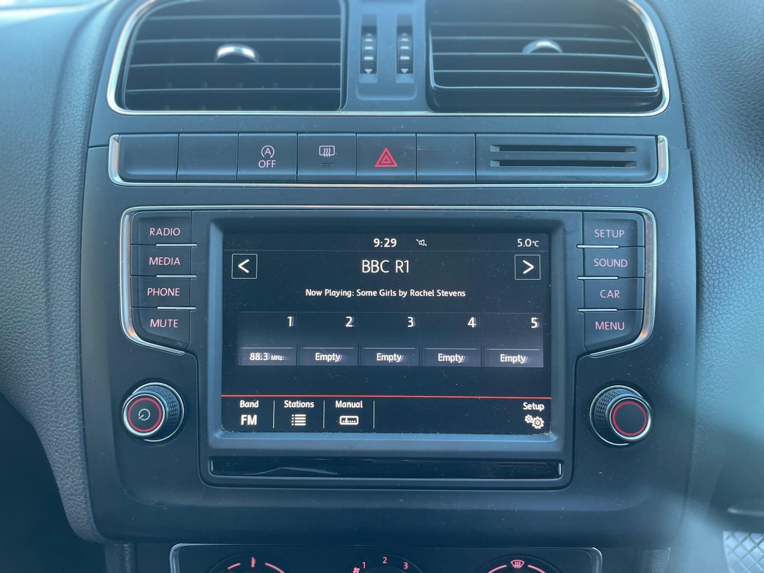 Used Volkswagen Polo 2015 for sale - 76765652: Photo 2