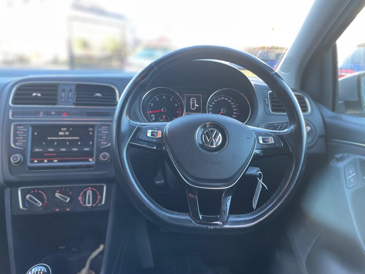 Used Volkswagen Polo 2015 for sale - 76765652: Photo 24