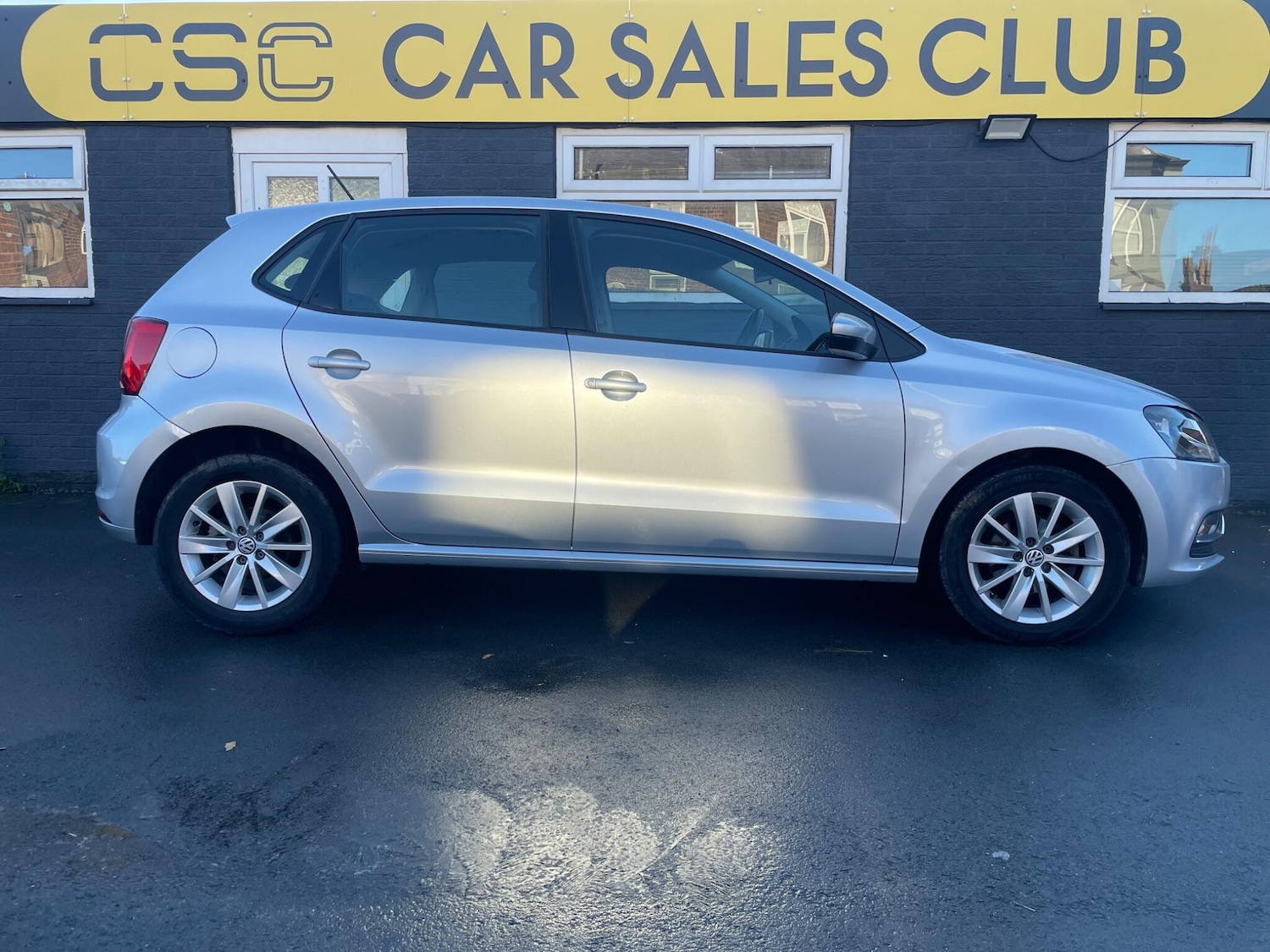 Used Volkswagen Polo 2015 for sale - 76765652: Photo 9