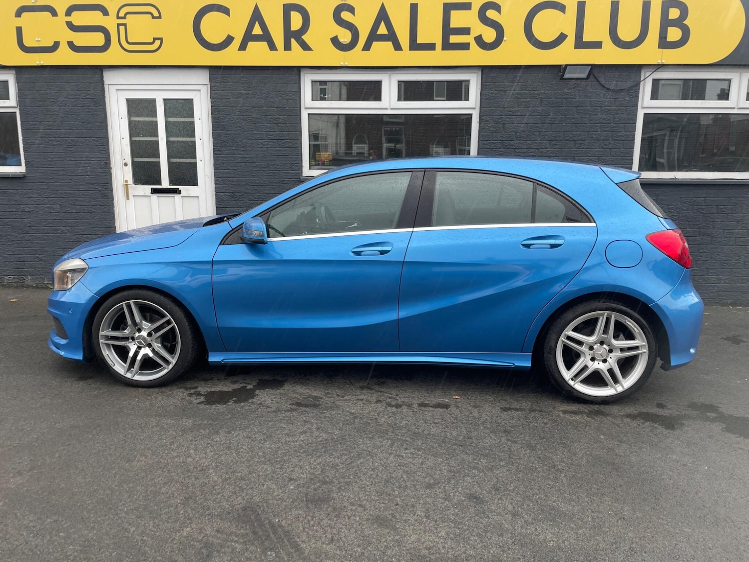 Used Mercedes-Benz A-Class 2013 for sale - 76657361: Photo 2