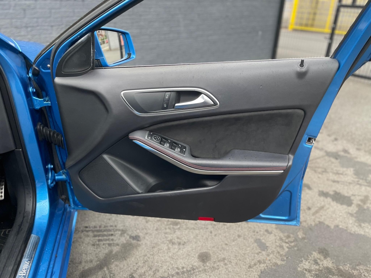 Used Mercedes-Benz A-Class 2013 for sale - 76657361: Photo 28