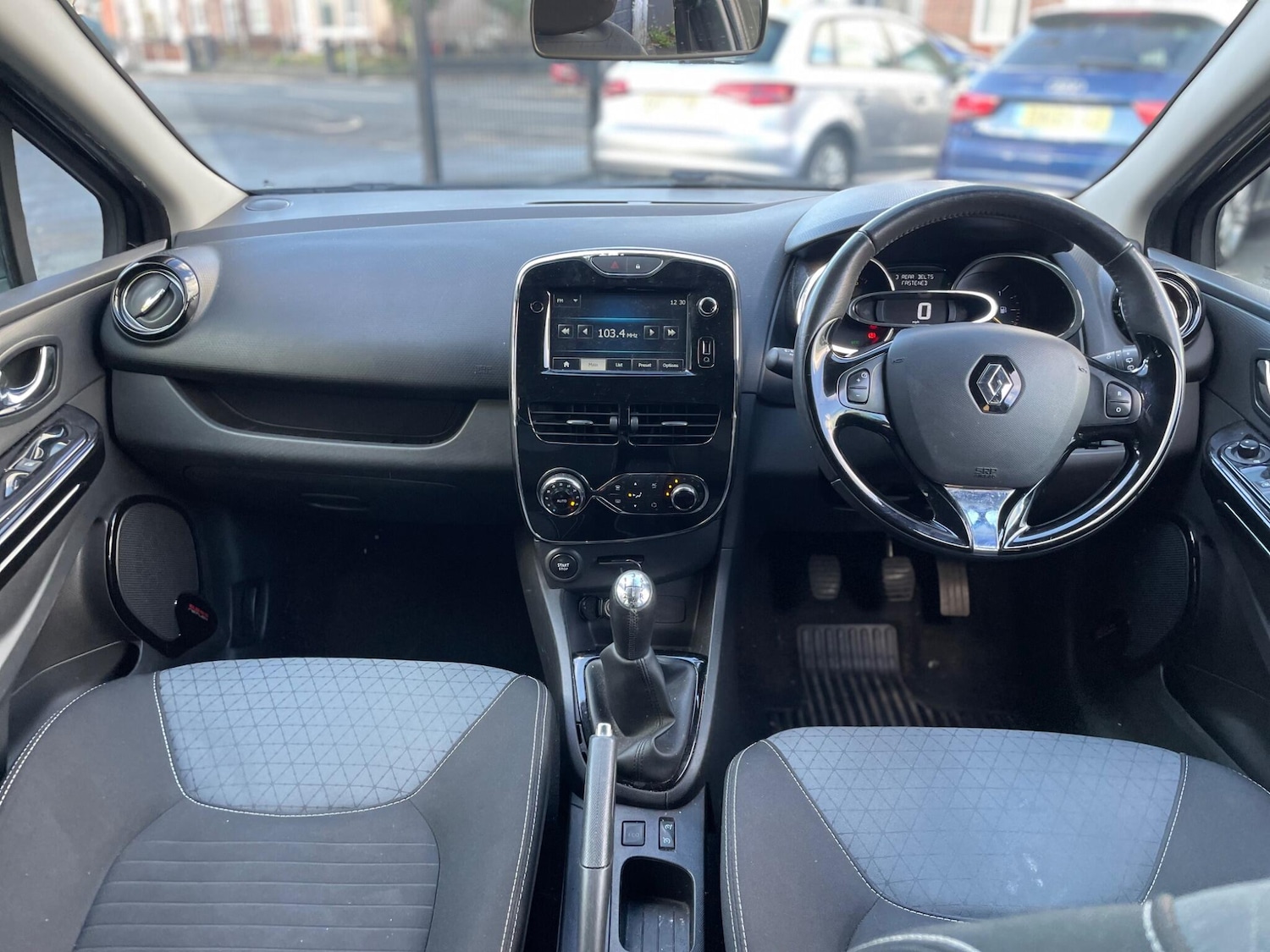 Used Renault Clio 2014 for sale - 76765867: Photo 23