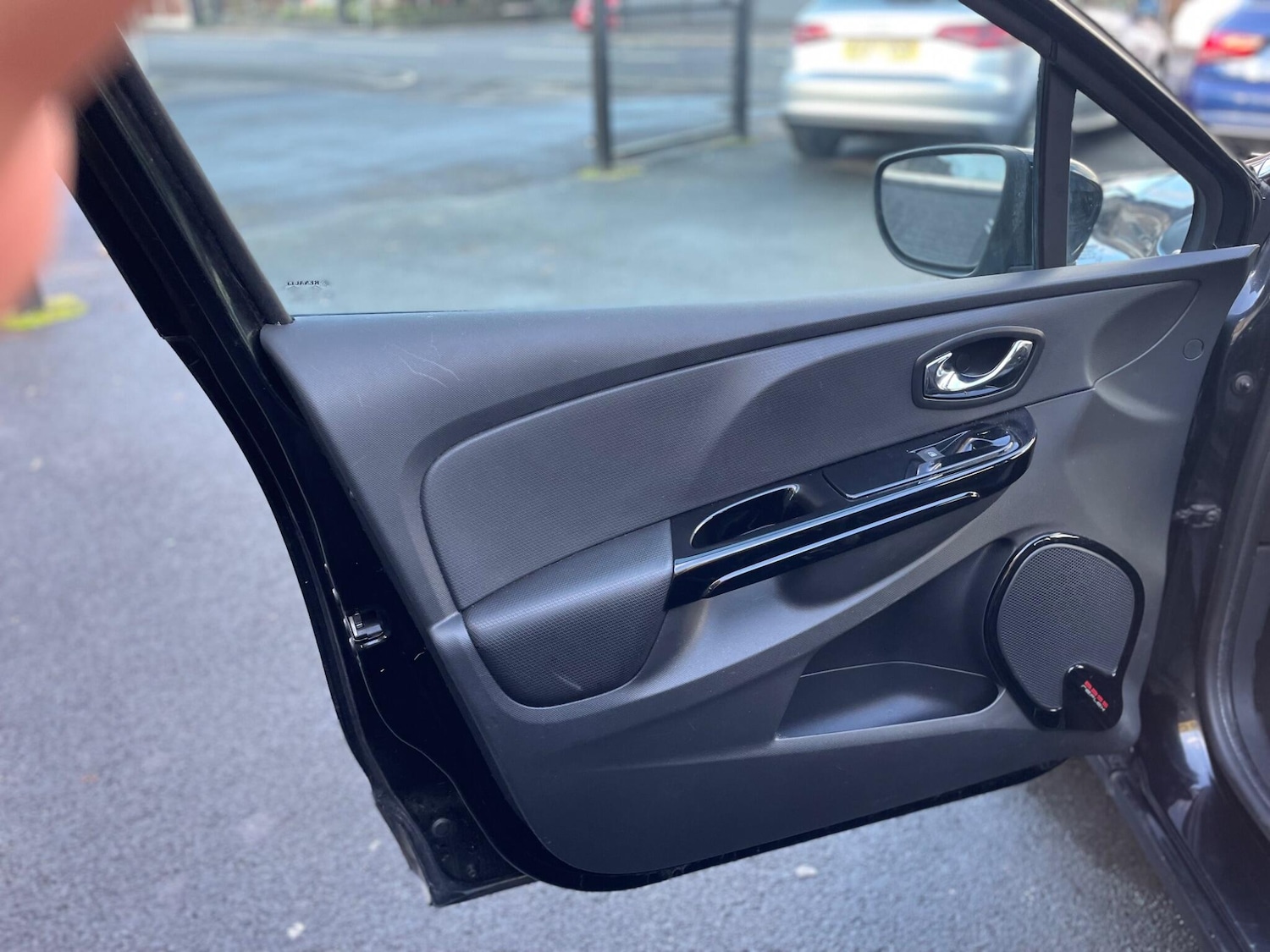 Used Renault Clio 2014 for sale - 76765867: Photo 29