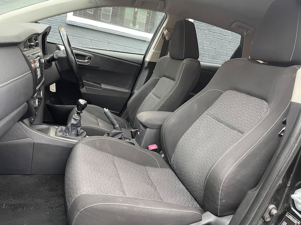 Used Toyota Auris 2014 for sale - 75425283: Photo 4