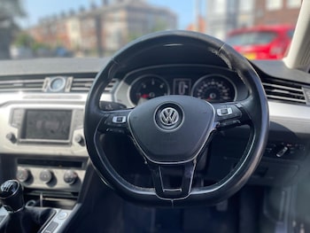 Used Volkswagen Passat 2016 for sale - 75600585: Photo