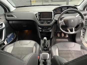 Used Peugeot 2008 2016 for sale - 75678555: Photo