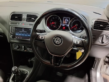 Used Volkswagen Polo 2015 for sale - 79425484: Photo