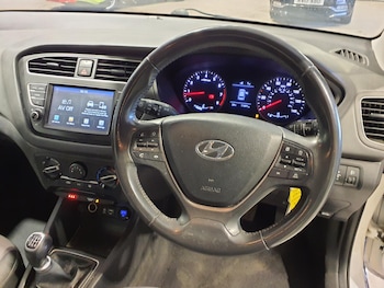 Used Hyundai i20 2019 for sale - 79389683: Photo