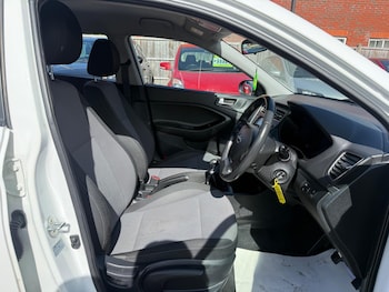 Used Hyundai i20 2019 for sale - 79389683: Photo