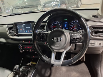 Used Kia Stonic 2019 for sale - 79425848: Photo