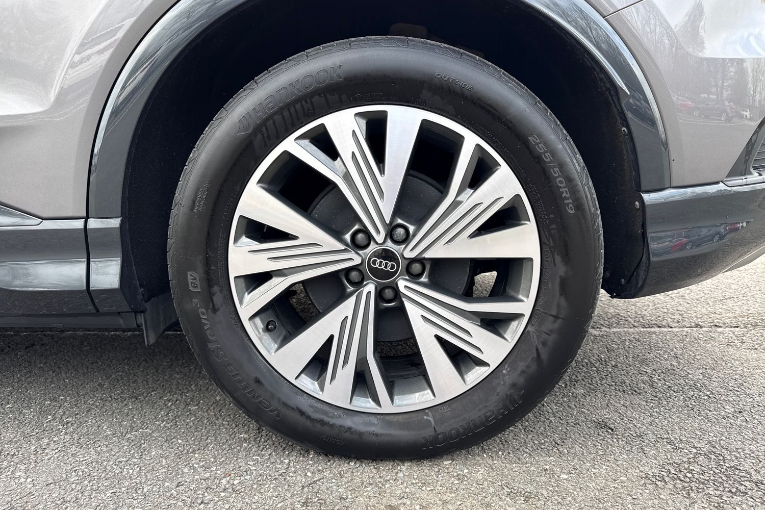 Used Audi Q4 e-tron 2024 for sale - 77666279: Photo 12