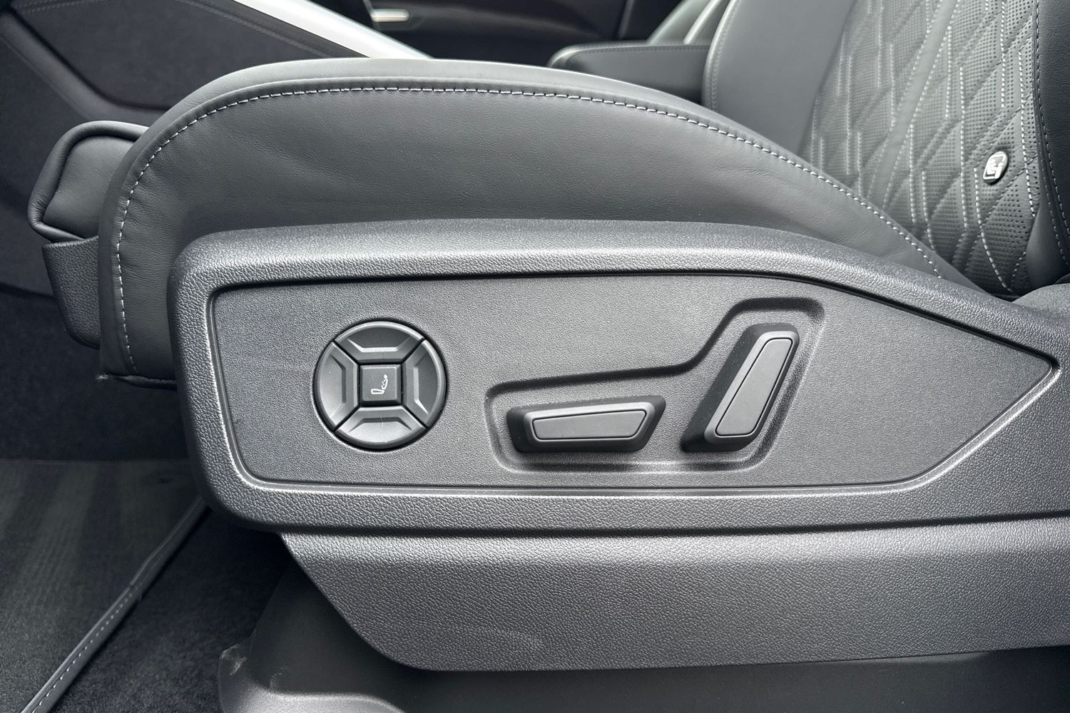 Used Audi SQ5 2025 for sale - 76438879: Photo 41