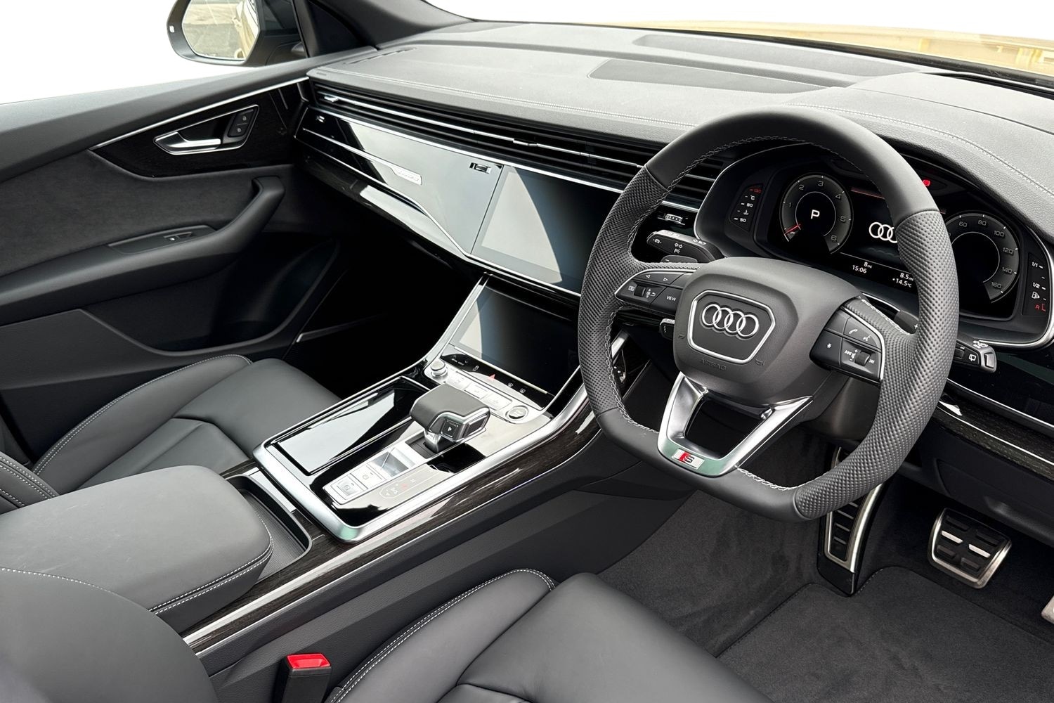 Used Audi Q8 2025 for sale - 76364593: Photo 13
