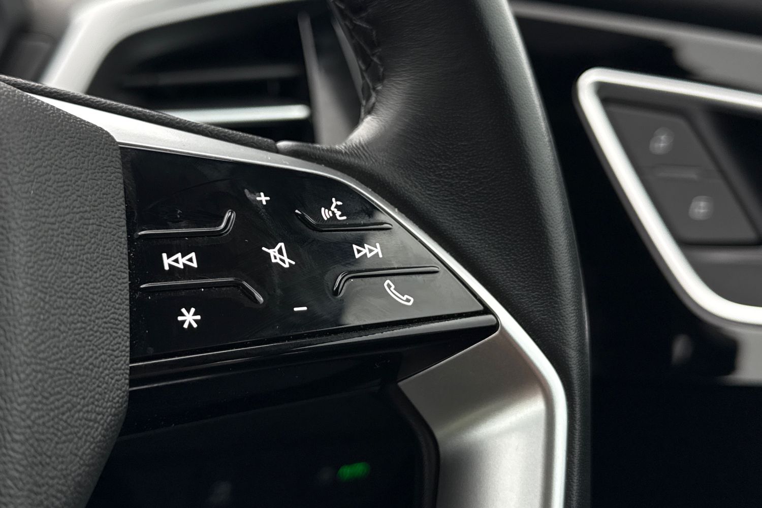 Used Audi Q4 e-tron 2024 for sale - 77862895: Photo 38