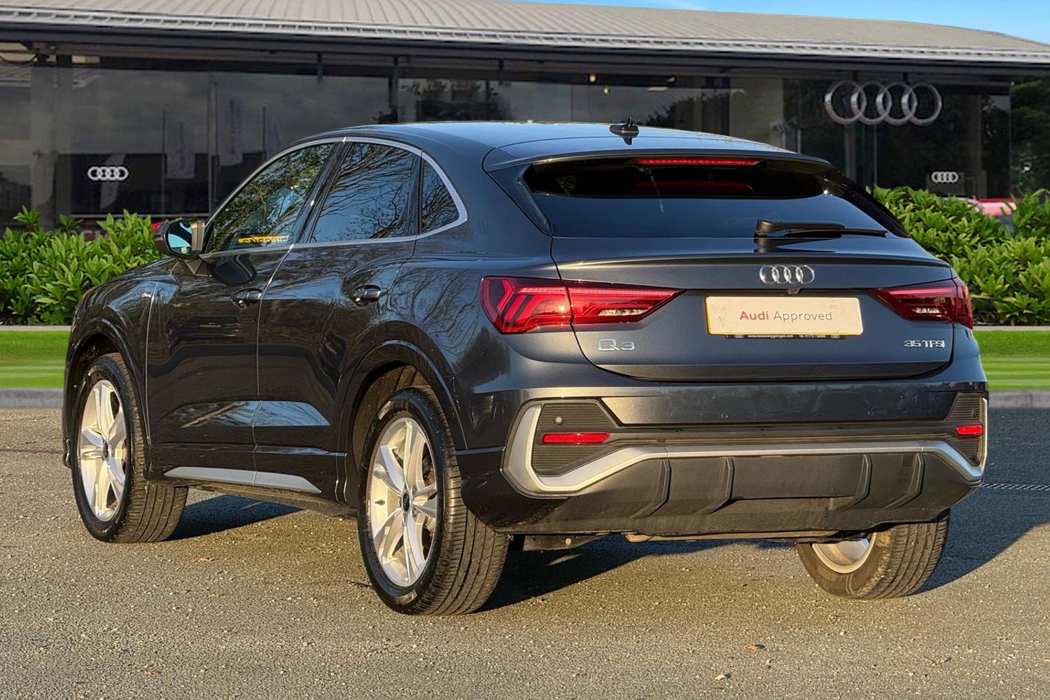 Used Audi Q3 2024 for sale - 76558175: Photo 2