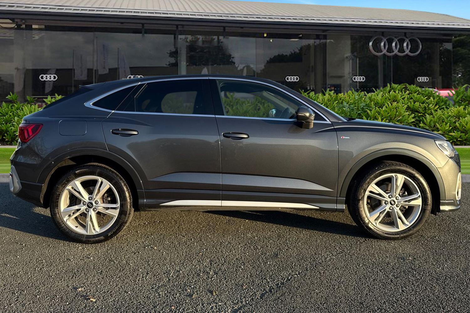 Used Audi Q3 2024 for sale - 76558175: Photo 3