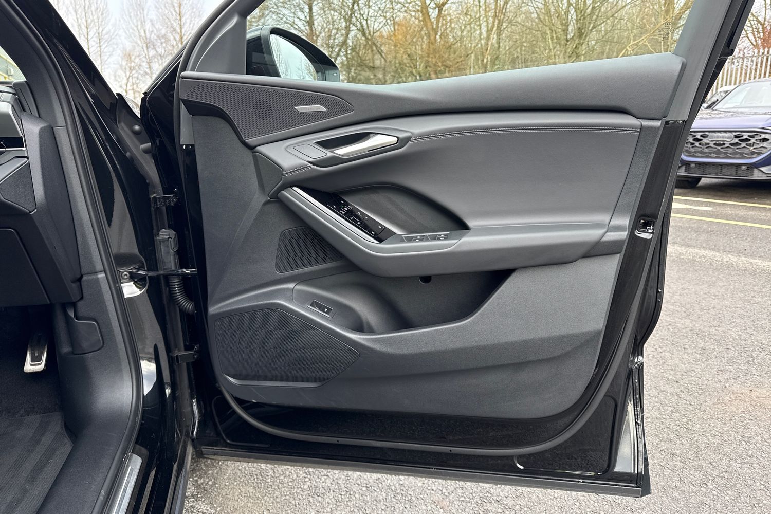 Used Audi Q6 e-tron 2025 for sale - 77270504: Photo 48