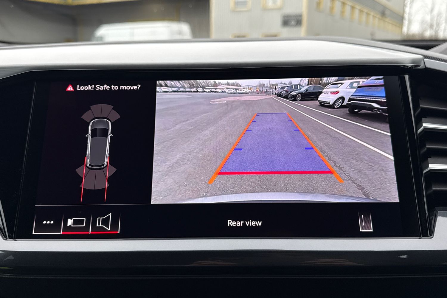 Used Audi Q4 e-tron 2024 for sale - 77649235: Photo 41